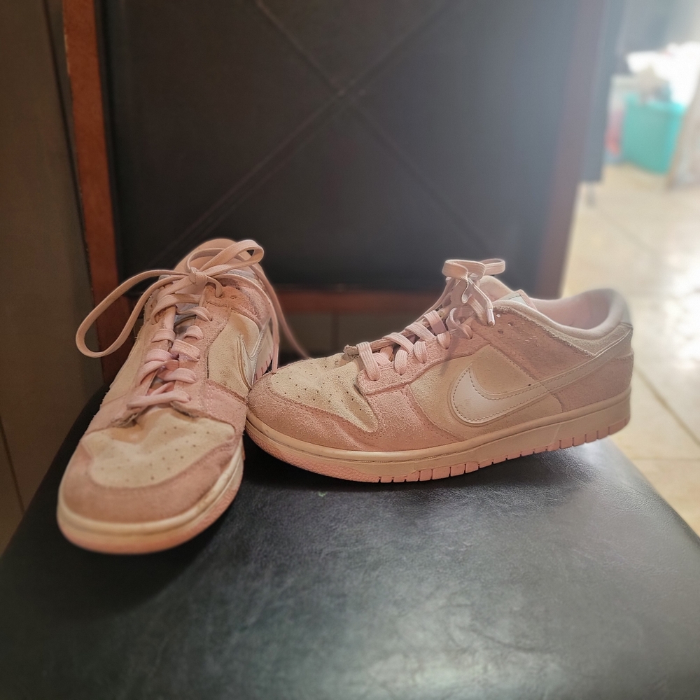 Nike Dunk Low SE “Pink Foam” Suede – Size 10 Men / 11.5 Women